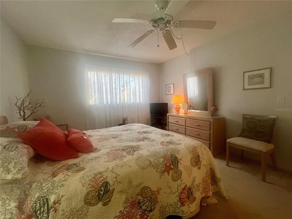 Active With Contract: $89,900 (2 beds, 1 baths, 812 Square Feet)