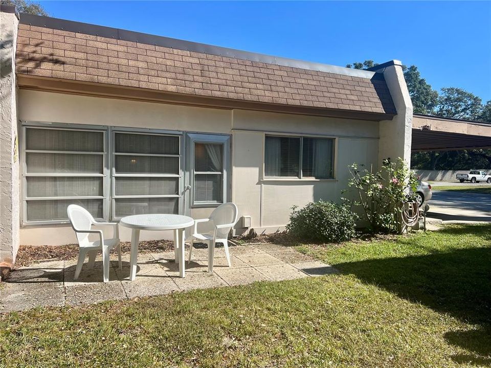 Active With Contract: $89,900 (2 beds, 1 baths, 812 Square Feet)