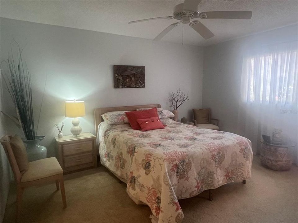 Active With Contract: $89,900 (2 beds, 1 baths, 812 Square Feet)
