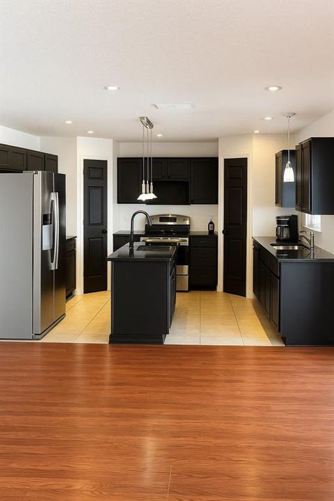 На продажу: $519,999 (4 спален, 2 ванн, 2796 Квадратных фут)