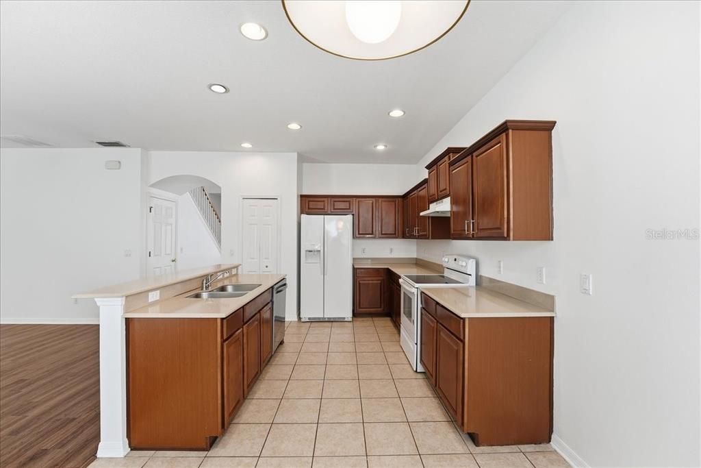 出租: $2,795 (4 贝兹, 2 浴室, 2329 平方英尺)