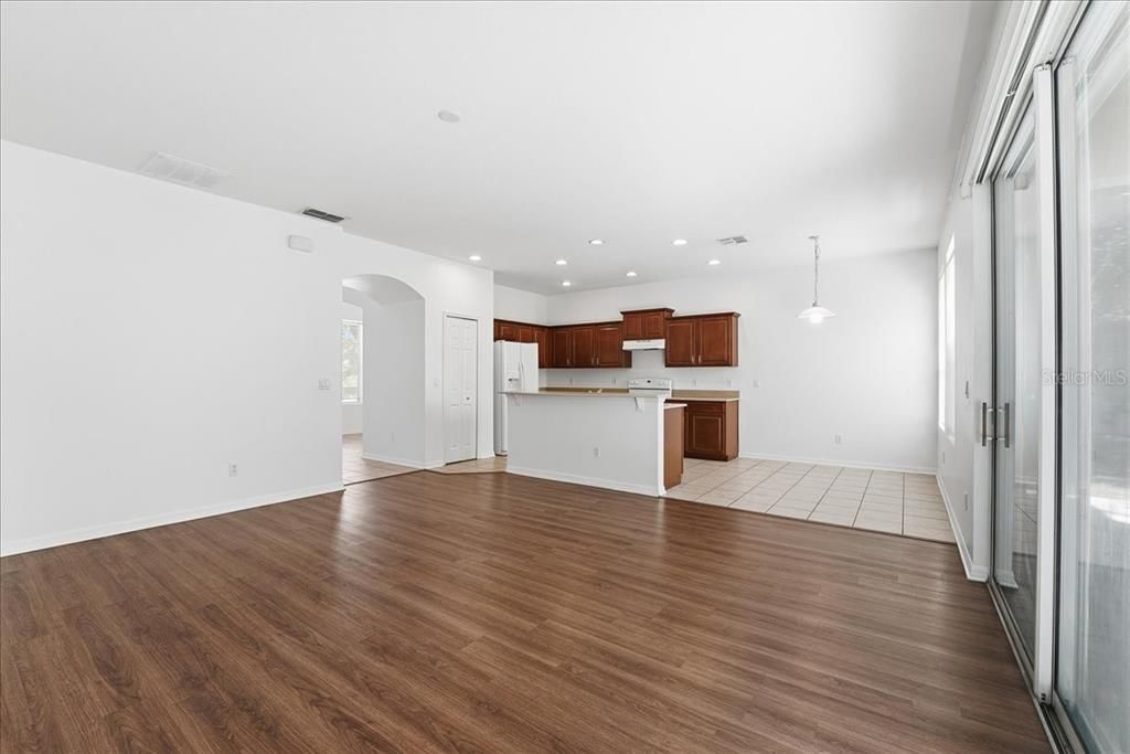 出租: $2,795 (4 贝兹, 2 浴室, 2329 平方英尺)