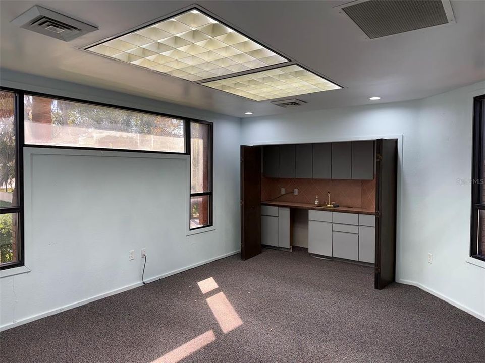 На продажу: $1,399,600 (0 спален, 0 ванн, 5864 Квадратных фут)