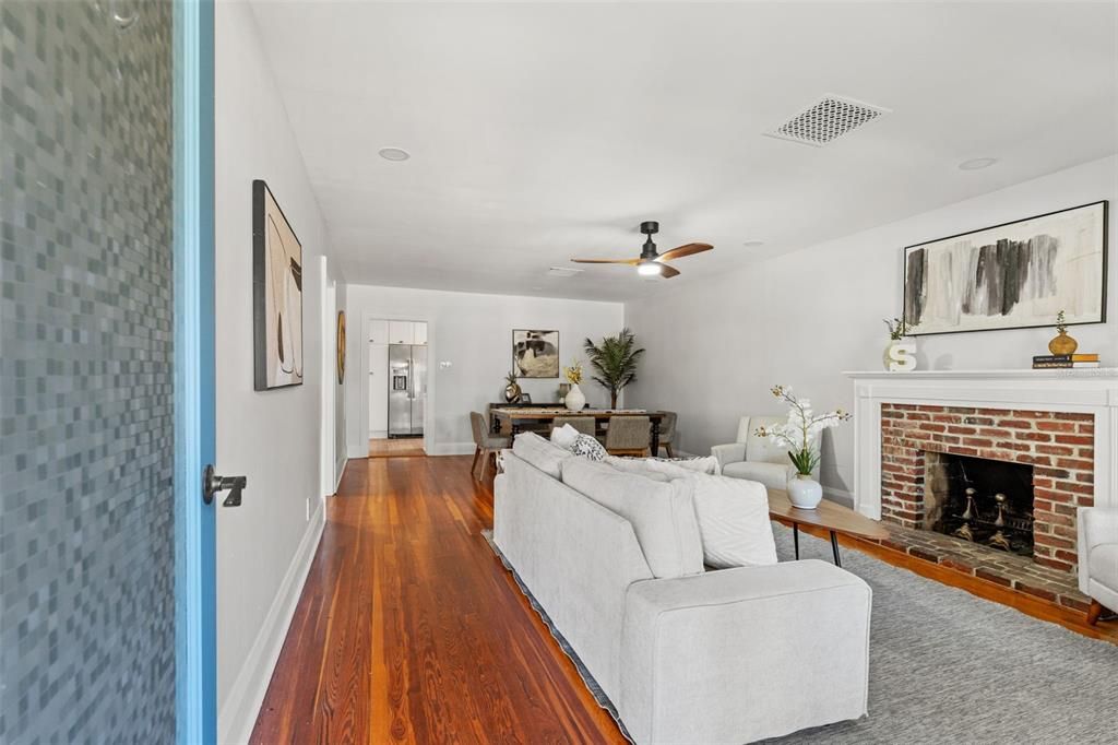 For Sale: $600,000 (3 beds, 3 baths, 1884 Square Feet)