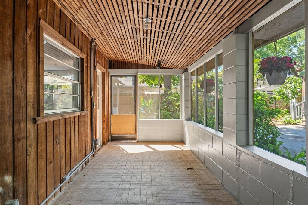 For Sale: $600,000 (3 beds, 3 baths, 1884 Square Feet)