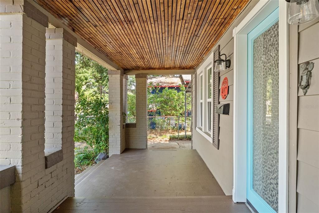 For Sale: $600,000 (3 beds, 3 baths, 1884 Square Feet)