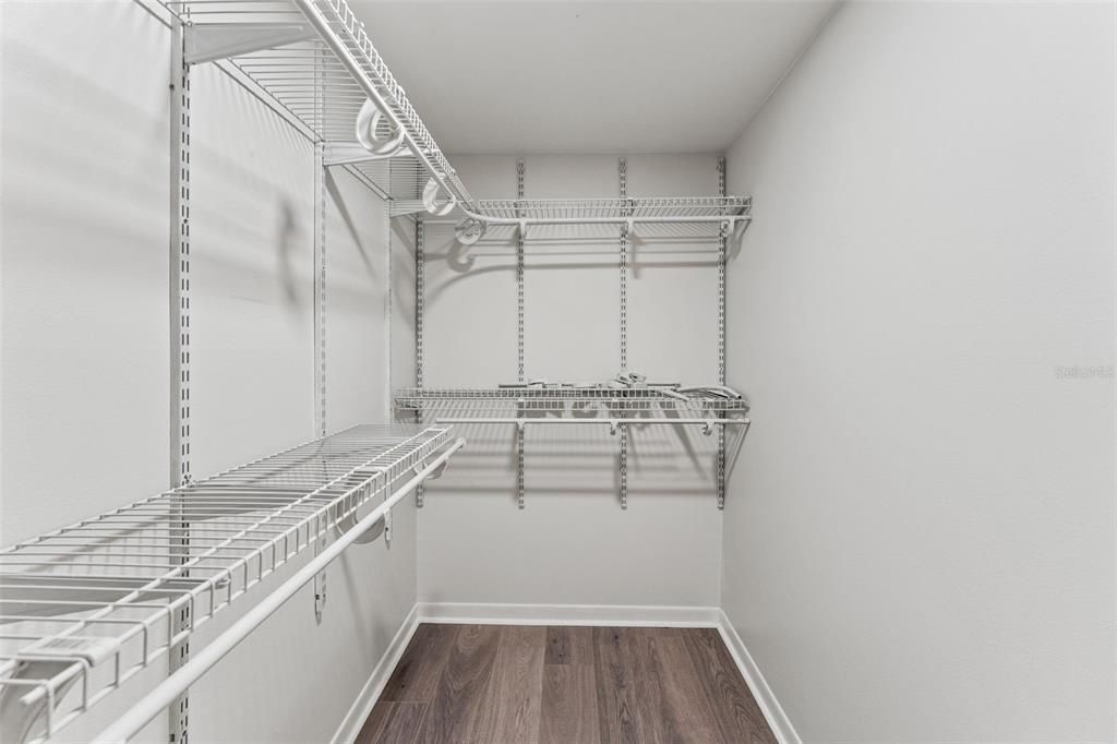 For Sale: $600,000 (3 beds, 3 baths, 1884 Square Feet)