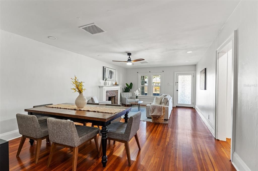 For Sale: $600,000 (3 beds, 3 baths, 1884 Square Feet)