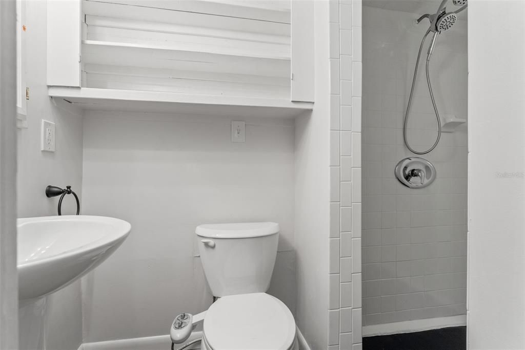 For Sale: $600,000 (3 beds, 3 baths, 1884 Square Feet)