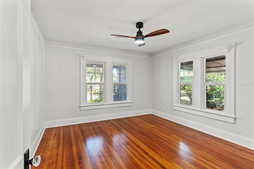 For Sale: $600,000 (3 beds, 3 baths, 1884 Square Feet)