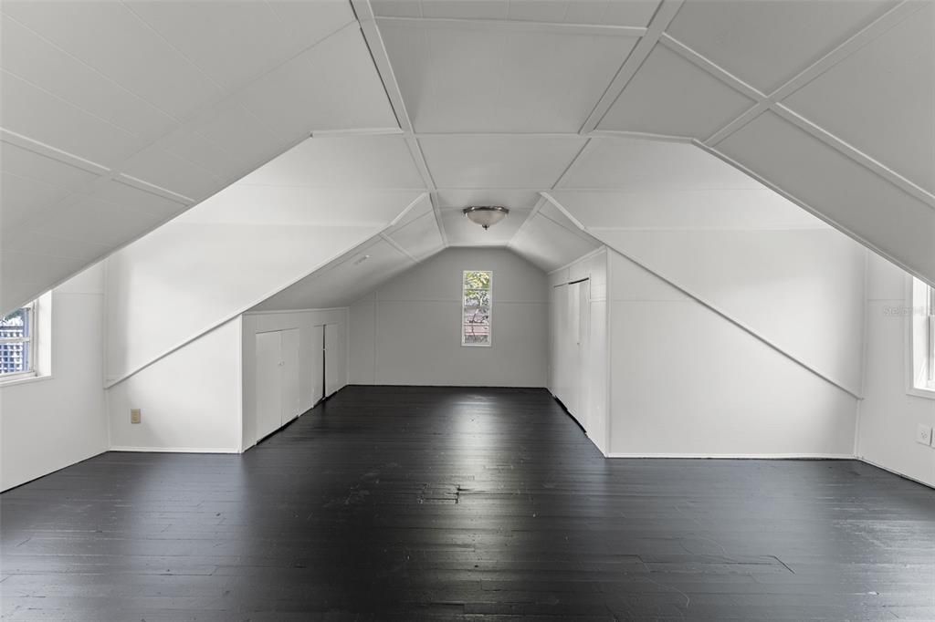 For Sale: $600,000 (3 beds, 3 baths, 1884 Square Feet)