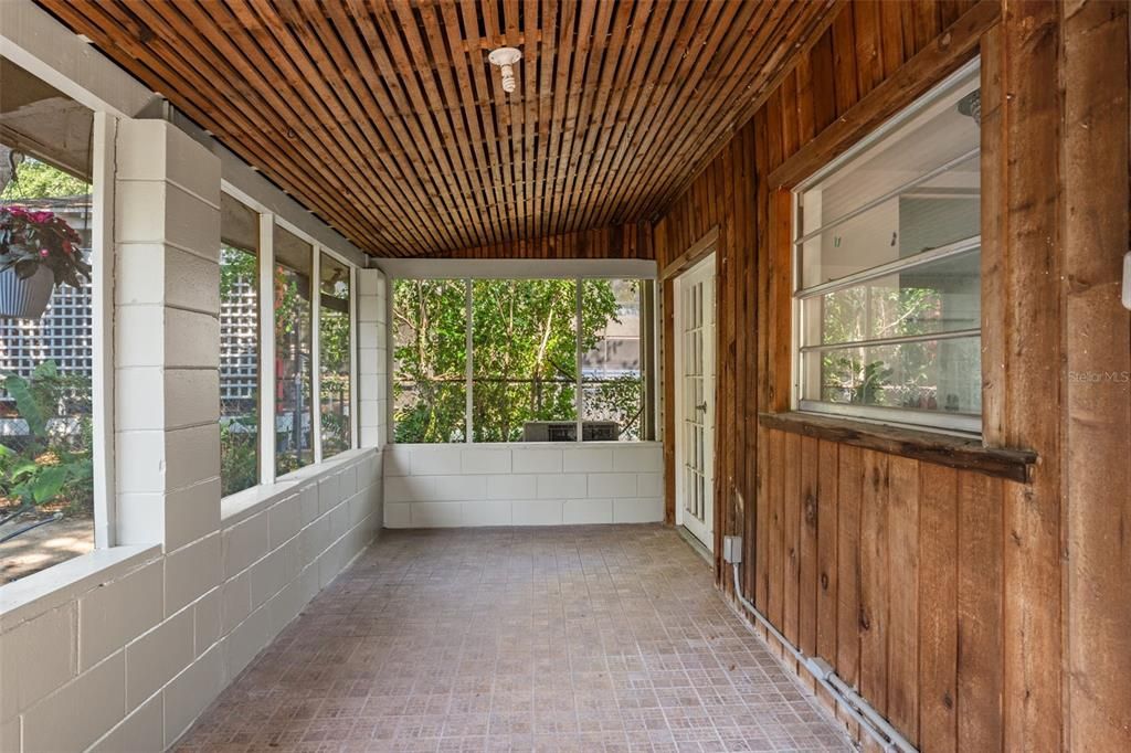 For Sale: $600,000 (3 beds, 3 baths, 1884 Square Feet)