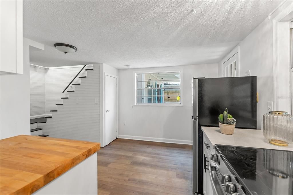 For Sale: $600,000 (3 beds, 3 baths, 1884 Square Feet)