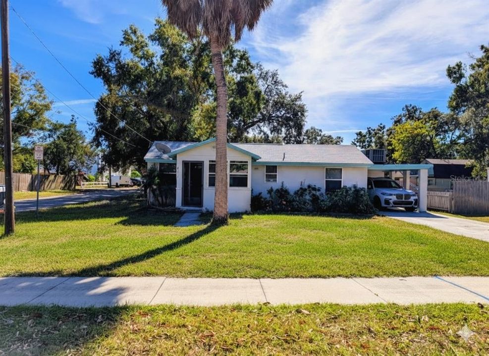 Active With Contract: $270,000 (2 beds, 1 baths, 754 Square Feet)