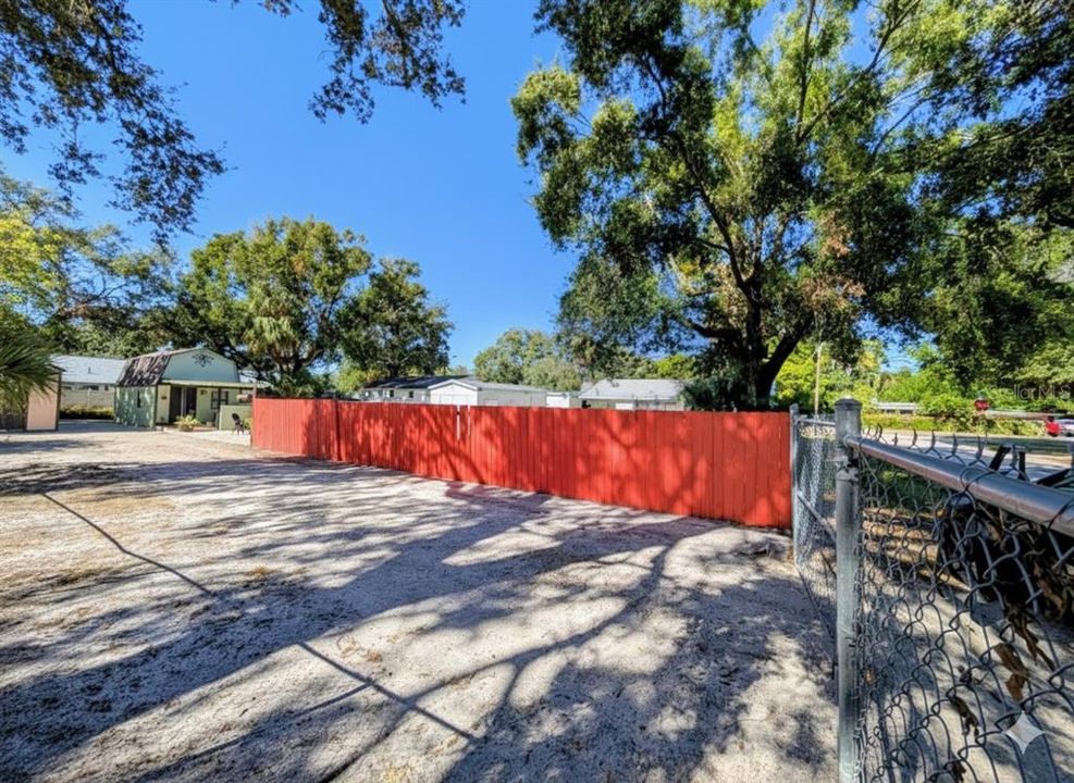 Active With Contract: $270,000 (2 beds, 1 baths, 754 Square Feet)