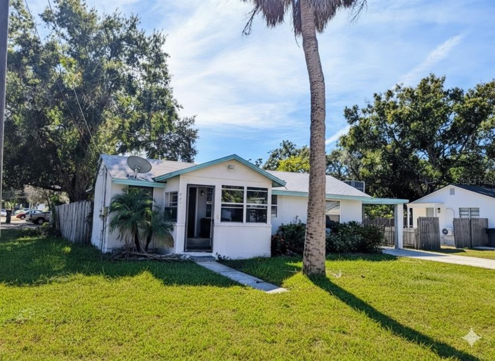 Active With Contract: $270,000 (2 beds, 1 baths, 754 Square Feet)