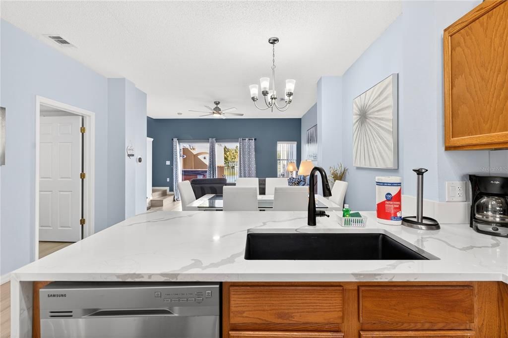 For Sale: $319,900 (3 beds, 2 baths, 1286 Square Feet)