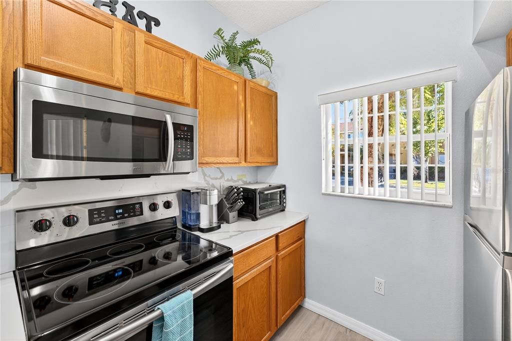 For Sale: $319,900 (3 beds, 2 baths, 1286 Square Feet)