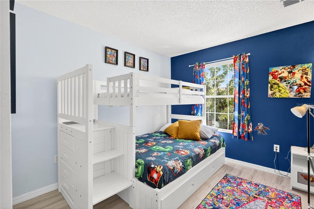 For Sale: $319,900 (3 beds, 2 baths, 1286 Square Feet)