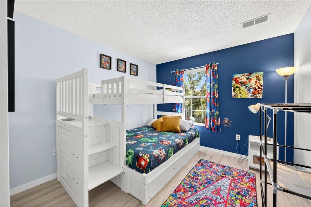 For Sale: $319,900 (3 beds, 2 baths, 1286 Square Feet)