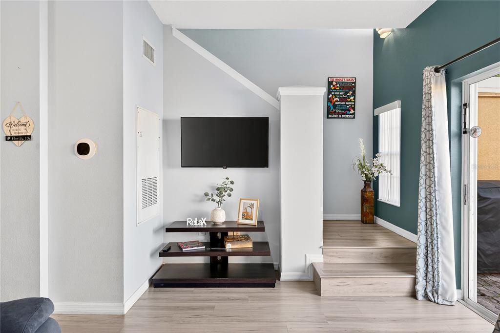 For Sale: $319,900 (3 beds, 2 baths, 1286 Square Feet)