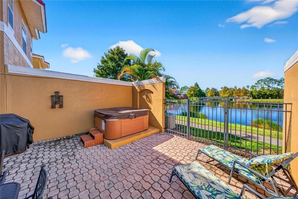 For Sale: $319,900 (3 beds, 2 baths, 1286 Square Feet)