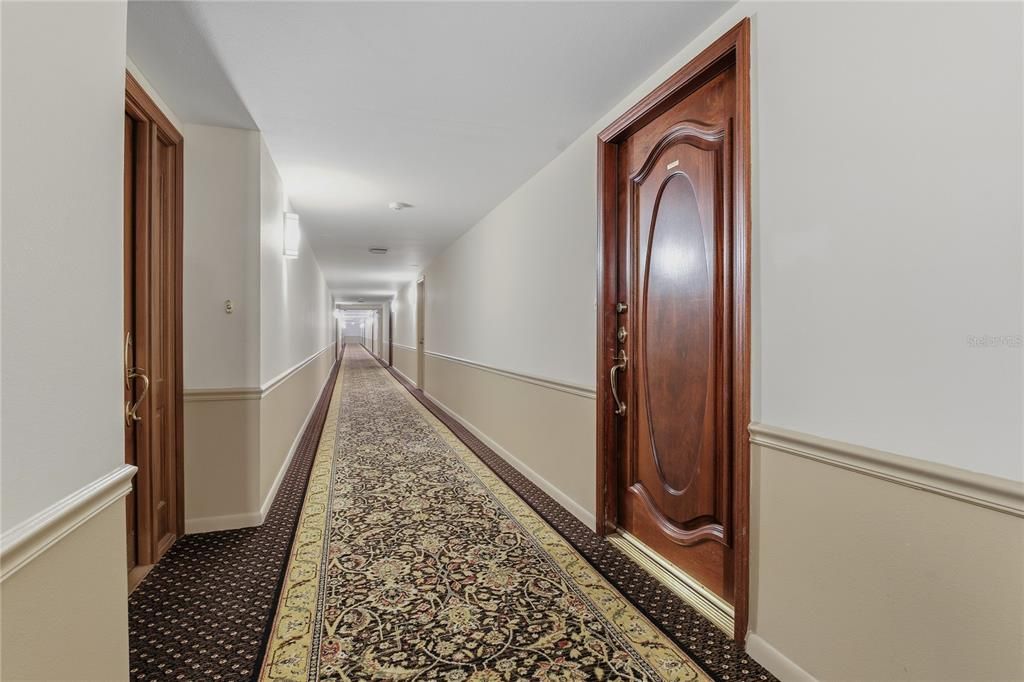 For Sale: $575,000 (2 beds, 2 baths, 1269 Square Feet)