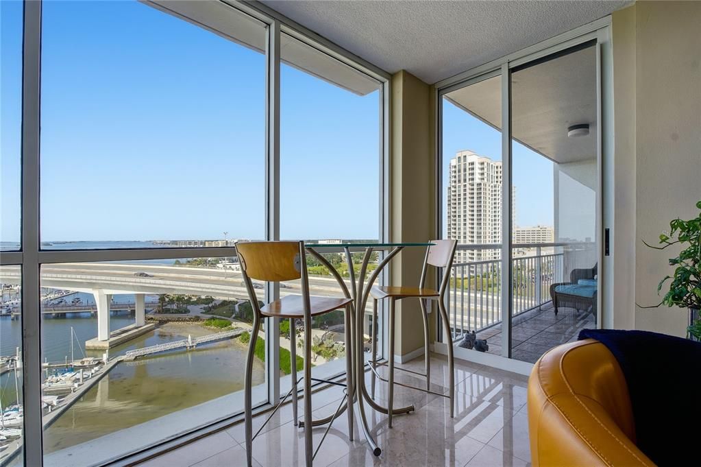 For Sale: $575,000 (2 beds, 2 baths, 1269 Square Feet)