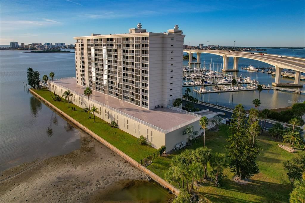 For Sale: $575,000 (2 beds, 2 baths, 1269 Square Feet)