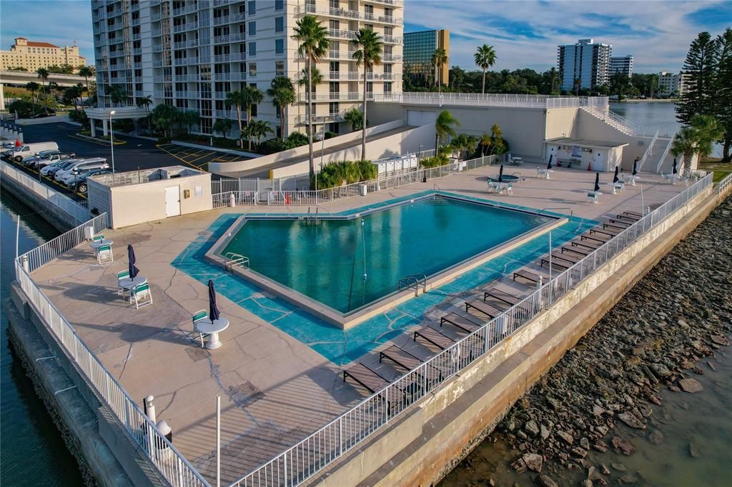 For Sale: $575,000 (2 beds, 2 baths, 1269 Square Feet)