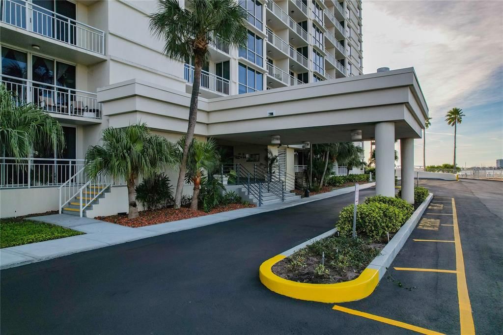 For Sale: $575,000 (2 beds, 2 baths, 1269 Square Feet)