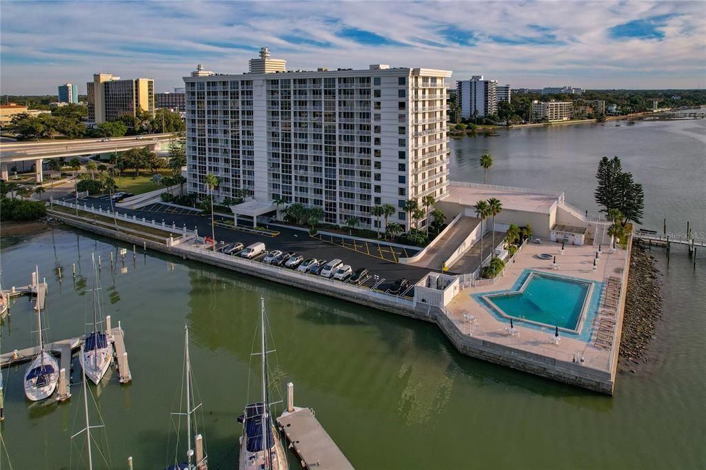 For Sale: $575,000 (2 beds, 2 baths, 1269 Square Feet)