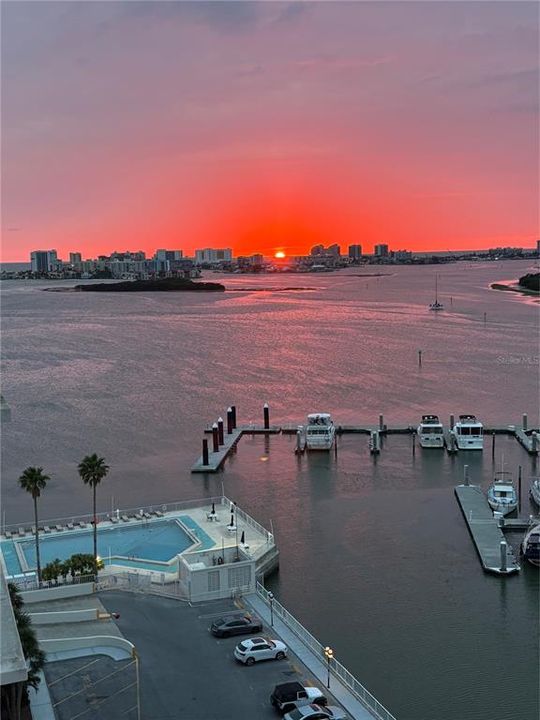 For Sale: $575,000 (2 beds, 2 baths, 1269 Square Feet)