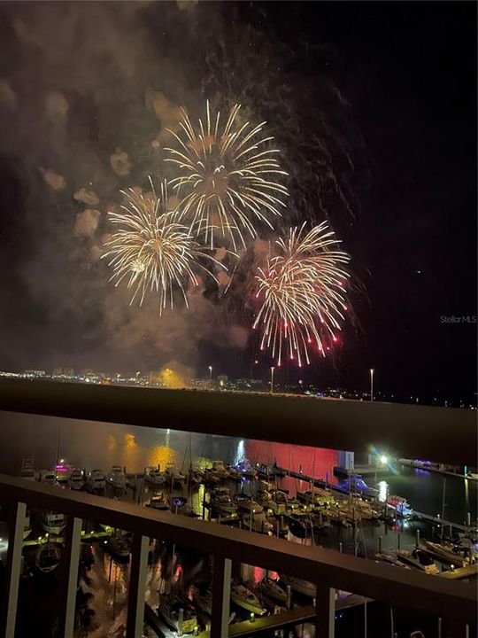 For Sale: $575,000 (2 beds, 2 baths, 1269 Square Feet)