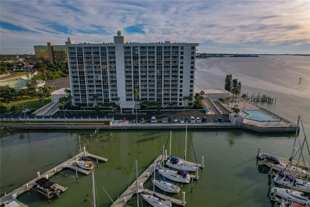 For Sale: $575,000 (2 beds, 2 baths, 1269 Square Feet)