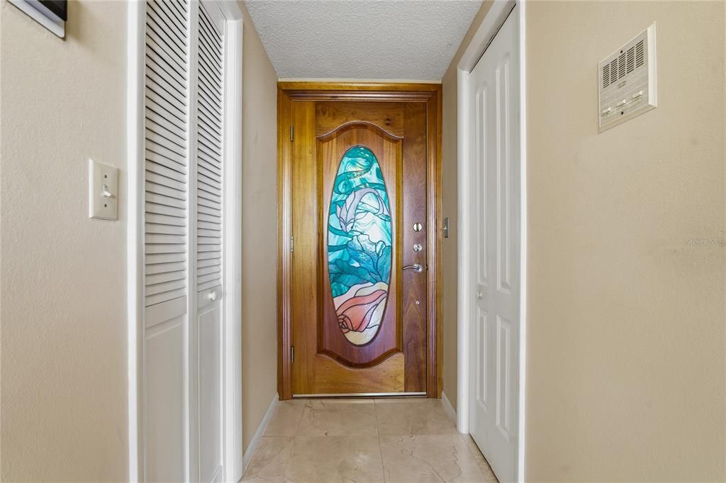 For Sale: $575,000 (2 beds, 2 baths, 1269 Square Feet)