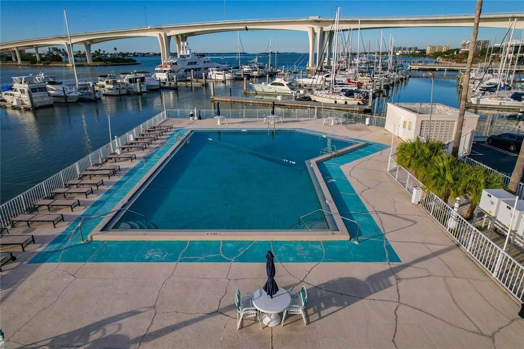 For Sale: $575,000 (2 beds, 2 baths, 1269 Square Feet)