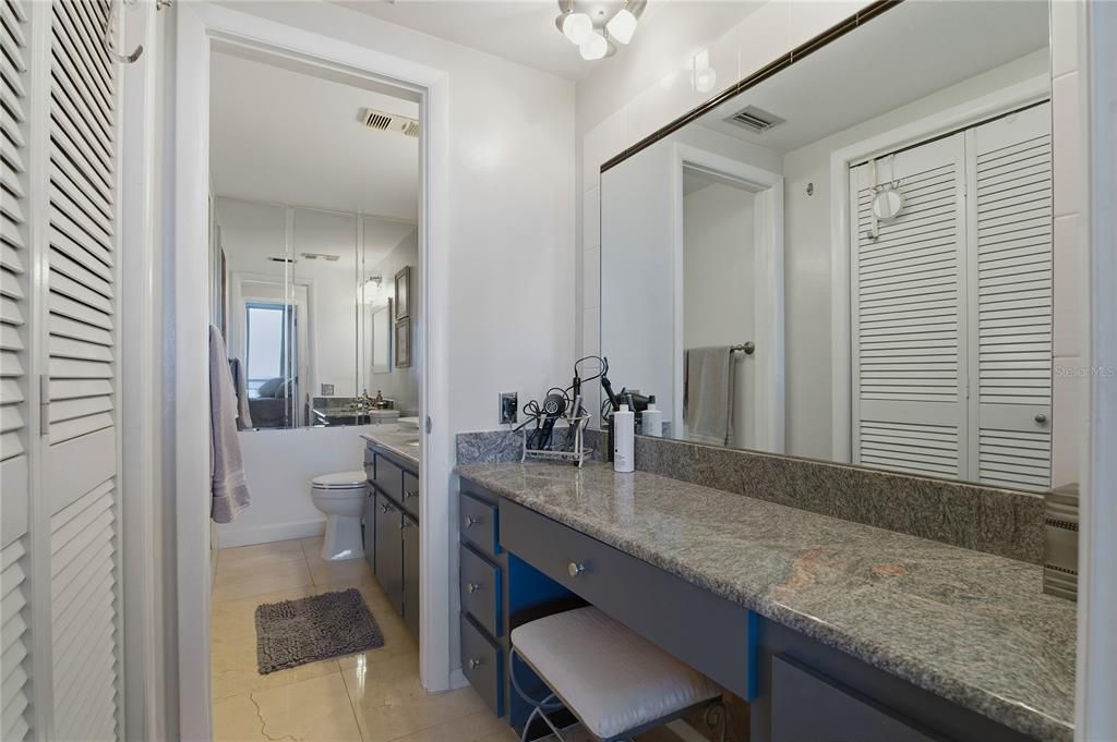 For Sale: $575,000 (2 beds, 2 baths, 1269 Square Feet)