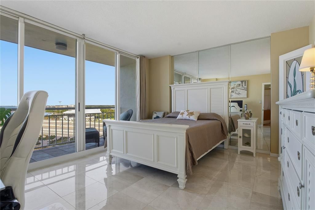 For Sale: $575,000 (2 beds, 2 baths, 1269 Square Feet)