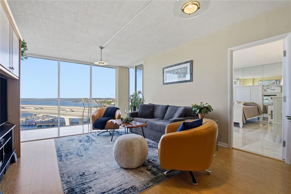 For Sale: $575,000 (2 beds, 2 baths, 1269 Square Feet)