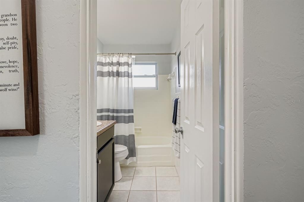 Active With Contract: $310,000 (2 beds, 1 baths, 900 Square Feet)