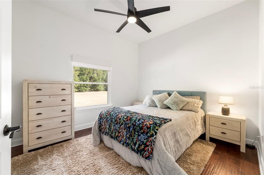 待售: $1,200,000 (5 贝兹, 4 浴室, 3316 平方英尺)