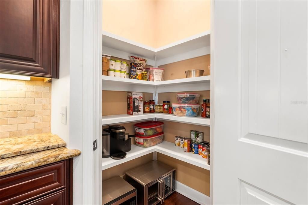 待售: $1,200,000 (5 贝兹, 4 浴室, 3316 平方英尺)