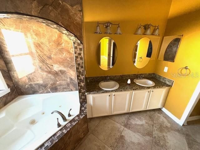 待售: $289,900 (4 贝兹, 2 浴室, 2262 平方英尺)