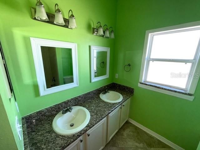 待售: $289,900 (4 贝兹, 2 浴室, 2262 平方英尺)