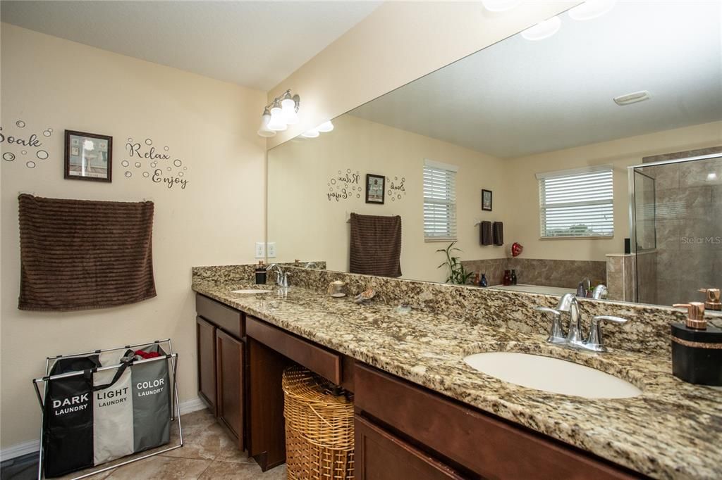 En Venta: $545,000 (6 camas, 3 baños, 3314 Pies cuadrados)