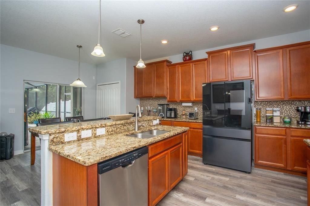 En Venta: $545,000 (6 camas, 3 baños, 3314 Pies cuadrados)