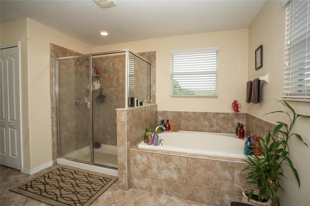 En Venta: $545,000 (6 camas, 3 baños, 3314 Pies cuadrados)