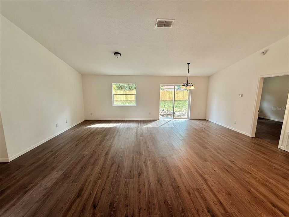Active With Contract: $2,200 (3 beds, 2 baths, 1550 Square Feet)