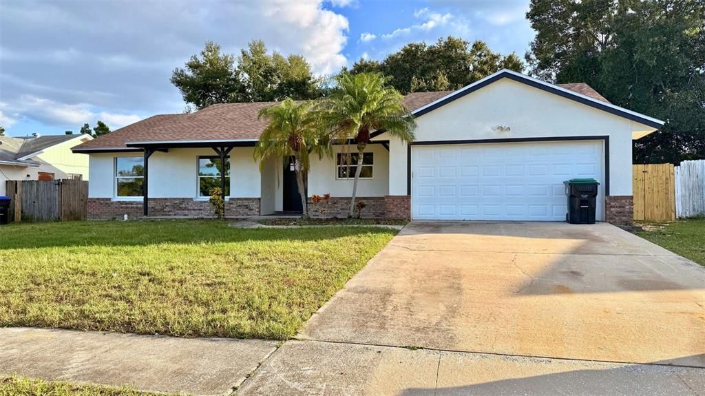 Active With Contract: $2,200 (3 beds, 2 baths, 1550 Square Feet)